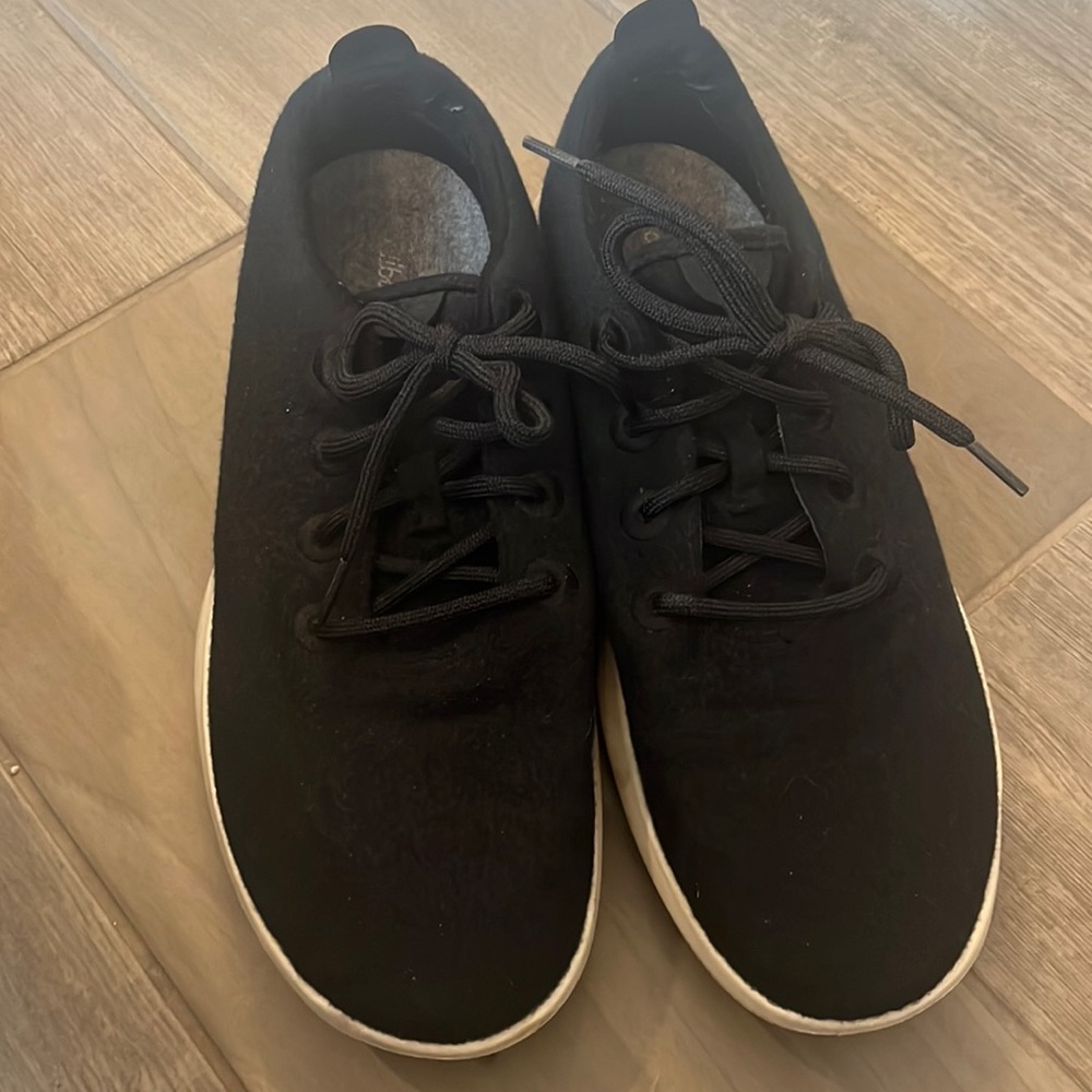 Black wool Allbirds